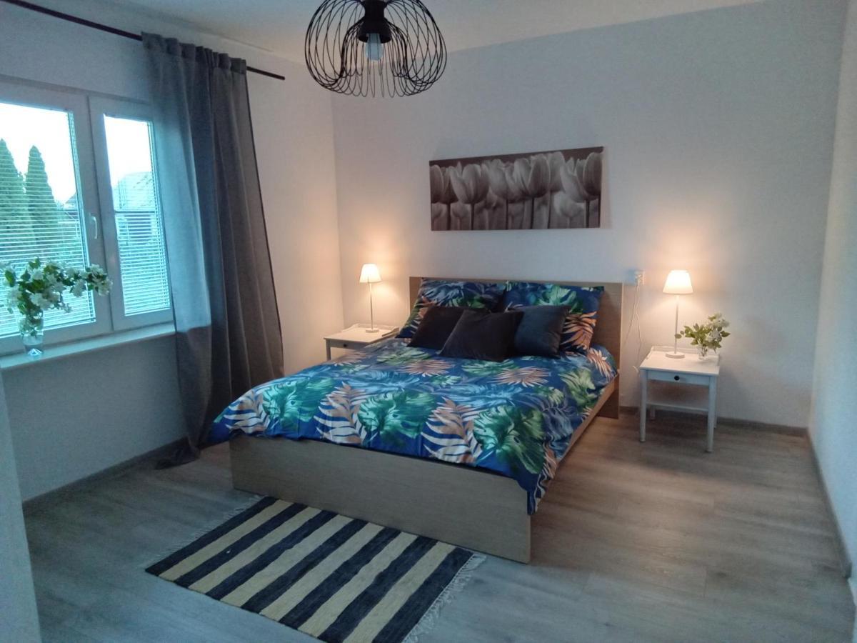 Domek U Kazi Sadowne Extérieur photo